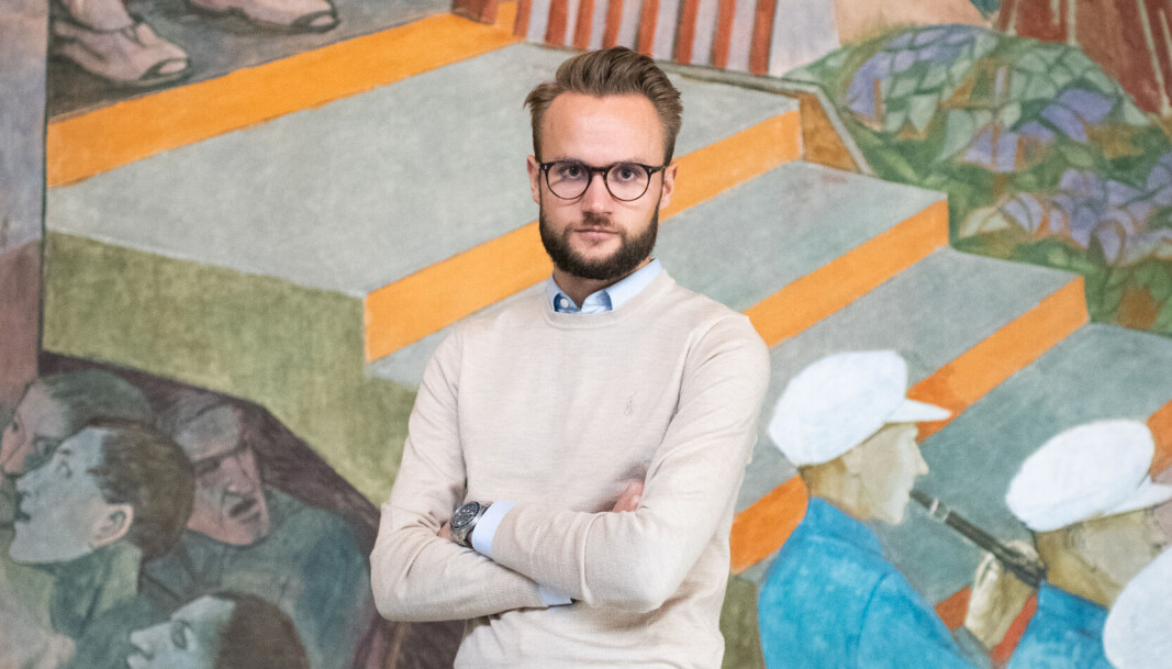 <span class=" font-weight-bold" data-lab-font_weight_desktop="font-weight-bold">Uheldig resultat</span>: Henrik Dahl Jakobsen (25) mener den lave inntektsgrensa gir et uheldig resultat spesielt for studenter i Oslo. <span class=" font-weight-bold" data-lab-font_weight_desktop="font-weight-bold">Uheldig resultat</span>: Henrik Dahl Jakobsen (25) mener den lave inntektsgrensa gir et uheldig resultat spesielt for studenter i Oslo.