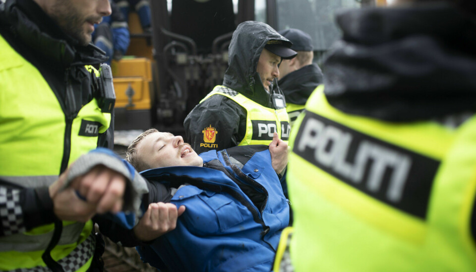 Sluttkjørt: 25.000 kroner kostet det Gytis Blaževičius å demonstrere ved Førdefjorden.