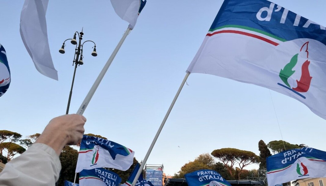 Valgvinner: Fratelli d’Italia (Italias Brødre) prydet flaggene under partiets leder, Giorgia Meloni, sin forsamling i forkant av valget Valgvinner: Fratelli d’Italia (Italias Brødre) prydet flaggene under partiets leder, Giorgia Meloni, sin forsamling i forkant av valget
