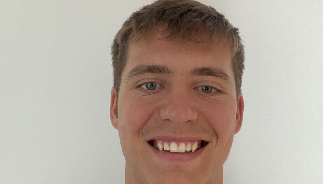 <span class=" font-weight-bold" data-lab-font_weight_desktop="font-weight-bold">Unge sliter</span>: Student ved University of Sussex, Jago Bayley (21) mener det er en holdningsforskjell mellom de yngre og de eldre. <span class=" font-weight-bold" data-lab-font_weight_desktop="font-weight-bold">Unge sliter</span>: Student ved University of Sussex, Jago Bayley (21) mener det er en holdningsforskjell mellom de yngre og de eldre.