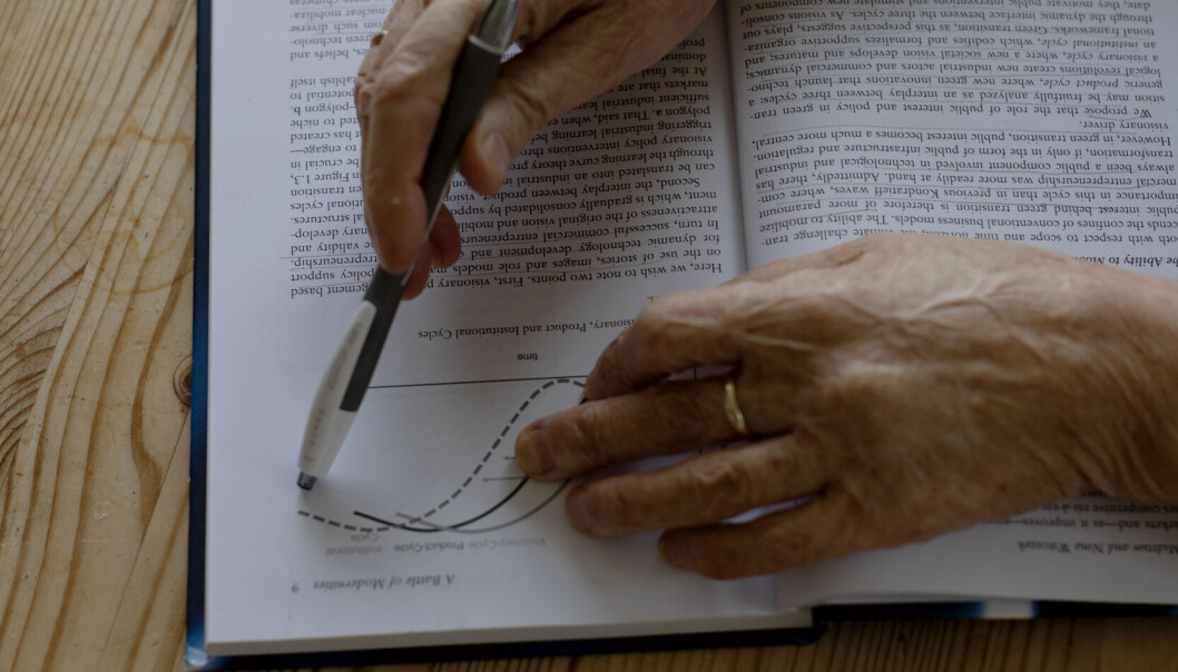 <span class=" font-weight-bold" data-lab-font_weight_desktop="font-weight-bold">Revolusjonstips</span>: Visjoner, institusjoner og teknologi må samles om et felles mål, forklarer seniorforsker Witoszek. <span class=" font-weight-bold" data-lab-font_weight_desktop="font-weight-bold">Revolusjonstips</span>: Visjoner, institusjoner og teknologi må samles om et felles mål, forklarer seniorforsker Witoszek.