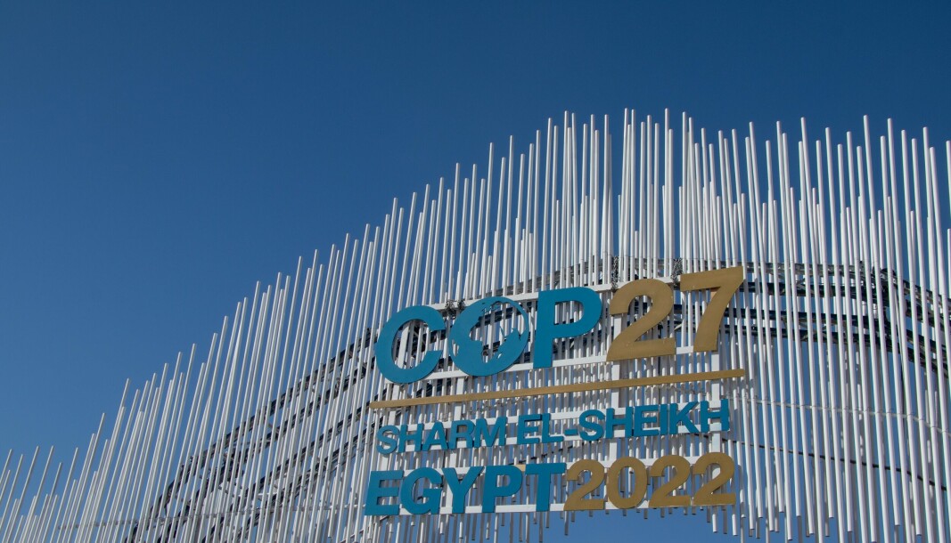 COP27: Årets klimatoppmøte ble arrangert i Sharm-el-Sheikh i Egypt. Byen er dyr å reise til, og ikke spesielt tilgjengelig der den ligger mellom en Sinai-fjellet og Rødehavet