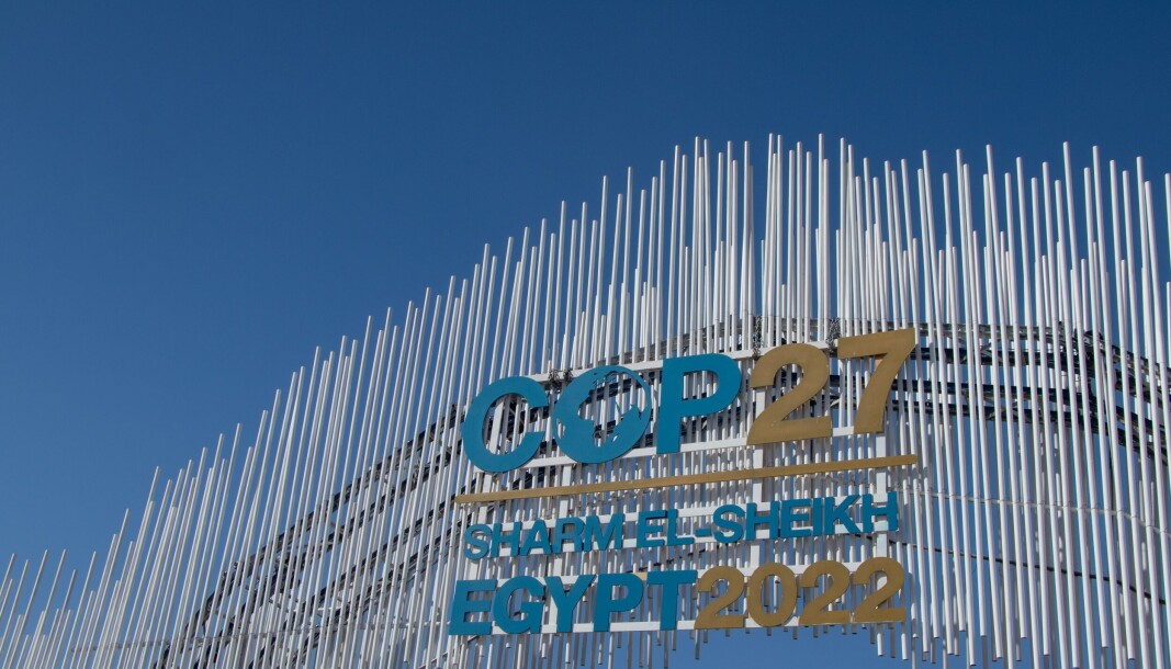 COP27: Årets klimatoppmøte ble arrangert i Sharm-el-Sheikh i Egypt. Byen er dyr å reise til, og ikke spesielt tilgjengelig der den ligger mellom en Sinai-fjellet og Rødehavet COP27: Årets klimatoppmøte ble arrangert i Sharm-el-Sheikh i Egypt. Byen er dyr å reise til, og ikke spesielt tilgjengelig der den ligger mellom en Sinai-fjellet og Rødehavet