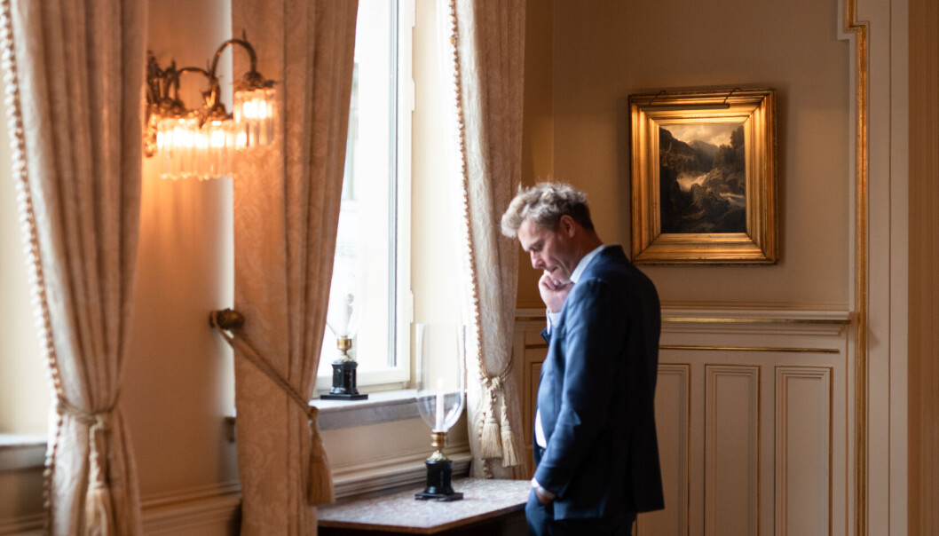 Pubertalt: Forsknings- og høyere utdanningsminister Ola Borten Moe mener resolusjonen er pubertal. Nå inviterer han seg til Studentparlamentet for en prat. her avbildet ved et studentpolitisk toppmøte tidligere i høst. Pubertalt: Forsknings- og høyere utdanningsminister Ola Borten Moe mener resolusjonen er pubertal. Nå inviterer han seg til Studentparlamentet for en prat. her avbildet ved et studentpolitisk toppmøte tidligere i høst.