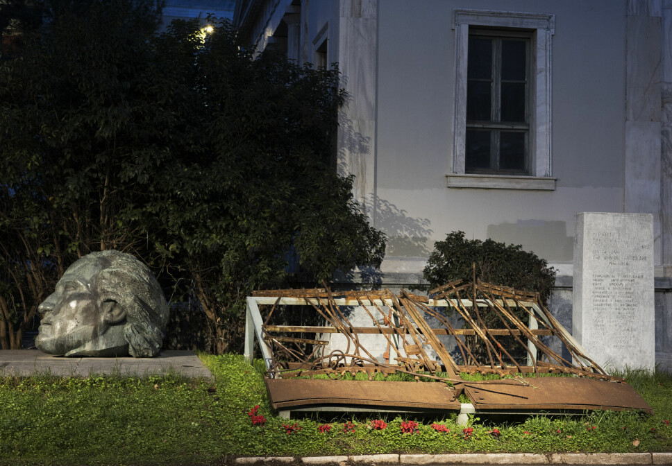 Kollektivt traume: Utenfor det Polytekniske universitetet i Athen står metallporten til minne om den skjebnesvangre novemberdagen i 1973.