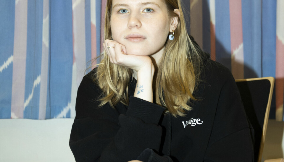 Pennens makt: Aleksandra Guliaeva (22) føler av og til at jobben hun gjør, er ubrukelig.