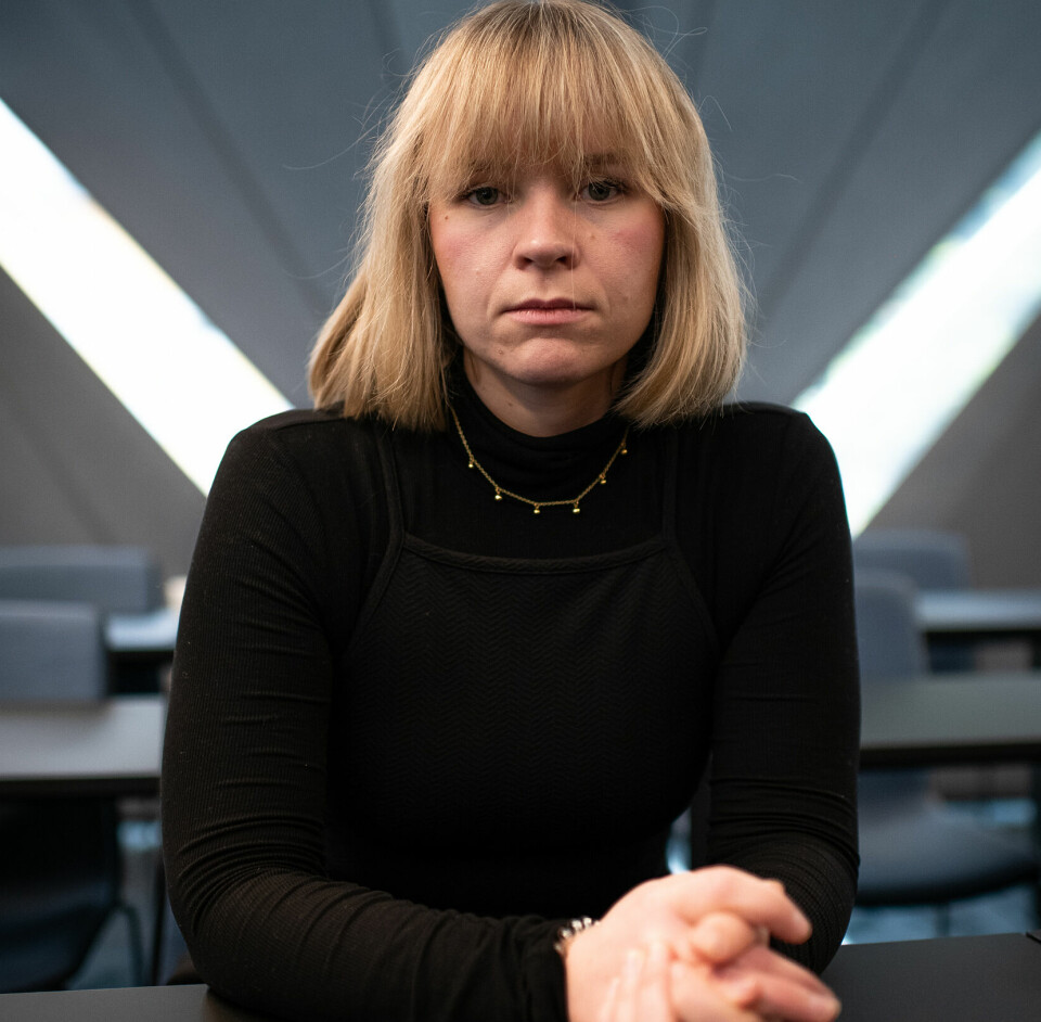 Maktstrukturer: Akademias hierarkiske oppbygning kan føre til at mange studenter kvier seg mot å varsle mot sine overordnede, sier Oline Sæther til NRK.