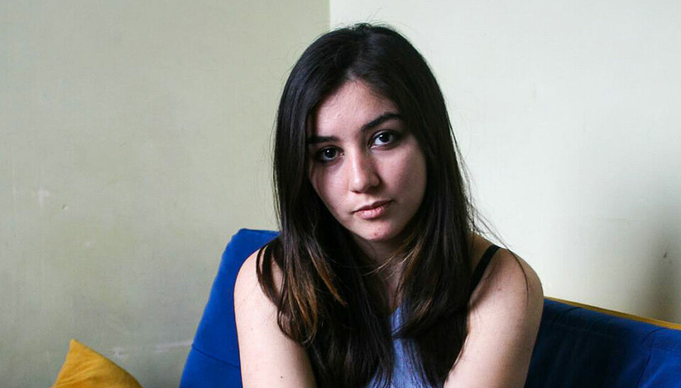 Nødløsning: Mati Iskandarova (23) sover på sofaen til broren for å spare penger.