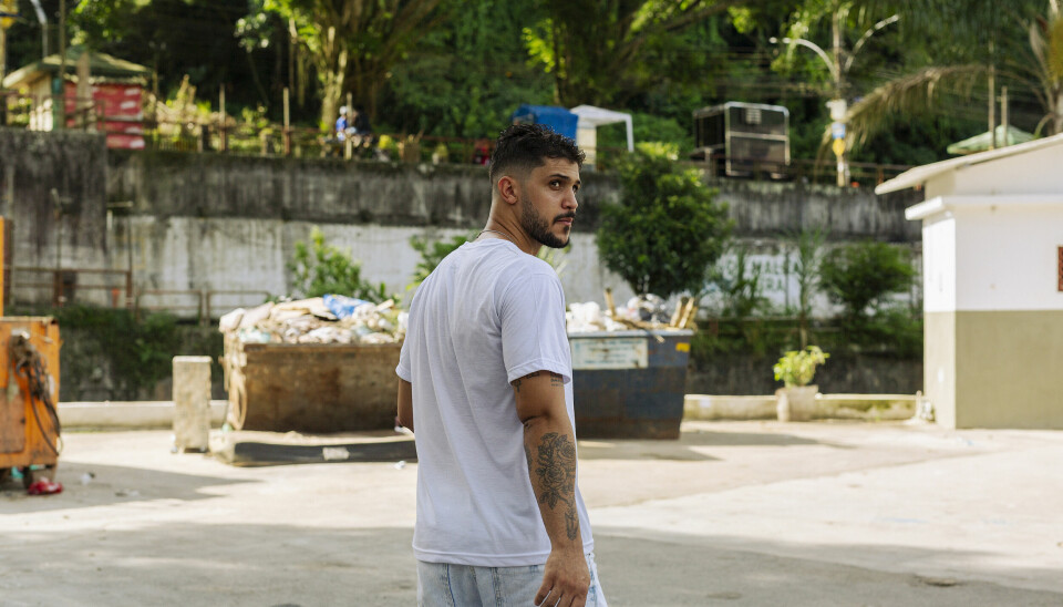 Gutten fra favelaen: Rennan Leta (27) vokste opp i den belastede favelaen. Nå har han skapt et fristed for den neste generasjonen unge i Alto da Boa Vista