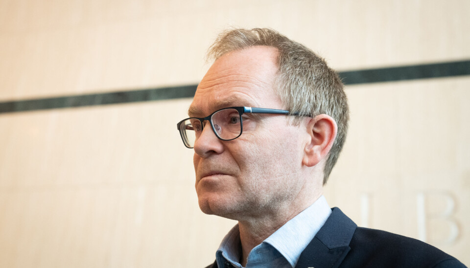 JOBB, JOBB, JOBB: Forsknings- og høyere utdanningsminister Oddmund Hoel (Sp) ser ikke problemet med å jobbe mye ved siden av studiene.