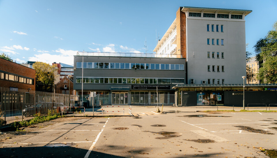 KAST OG BRUK: Den gamle legevakten i Storgata står foreløpig tom, men kan det bli nytt liv her?