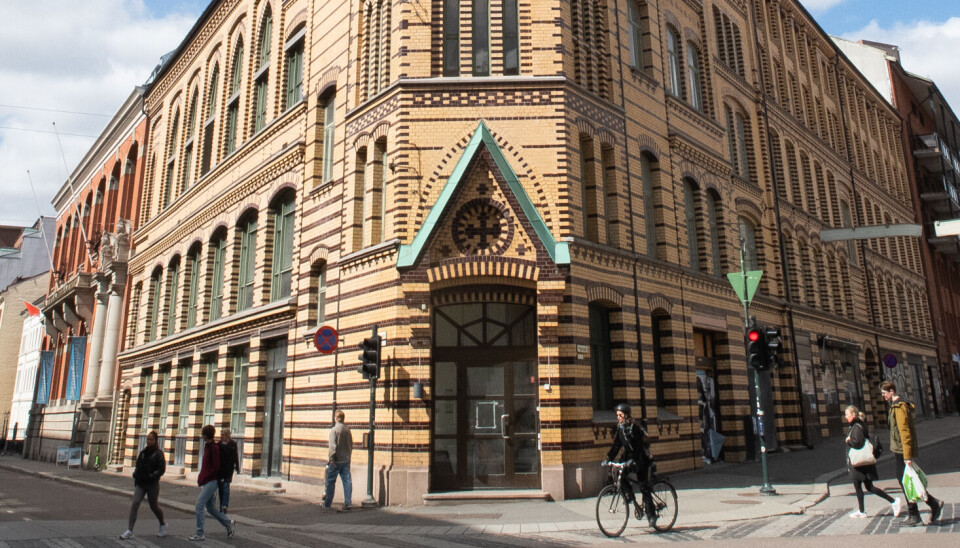 Gir opp studenthuset