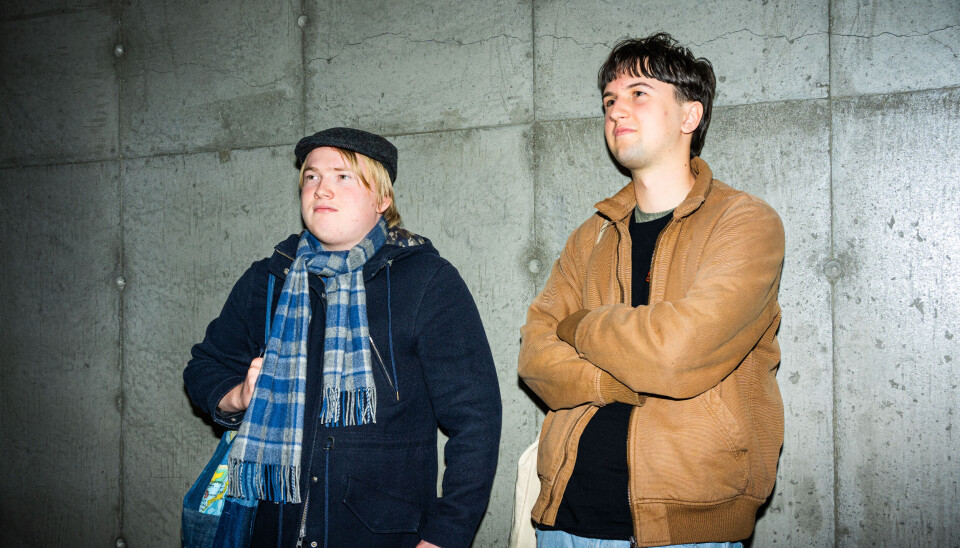 ROLIGE: Huge Løvvik og Emil Mærli Le-Jeune har møtt opp i seminarene gjennom høsten og tror det skal gå bra med eksamen.