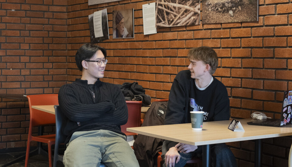 AVSLAPPET: 19-åringene Jonas Vollset og Alex Tan Thanh Duong lider begge av imposter-syndromet og en kjærlighet for moderne norsk skjønnlitteratur.
