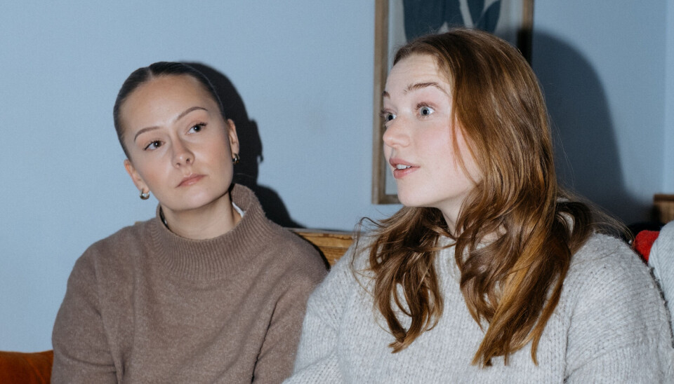 METODISK: Prisvinnere Madeleine Muldbakken (24) og Charlie Dina Dickhausen (25) står bak den prisvinnende masteroppgaven.