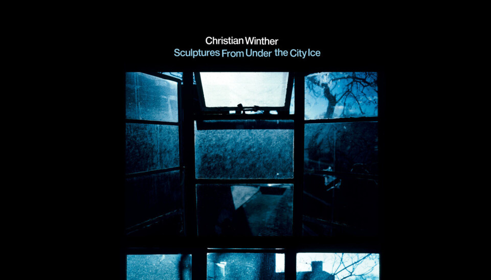 En kald by frosset i tid