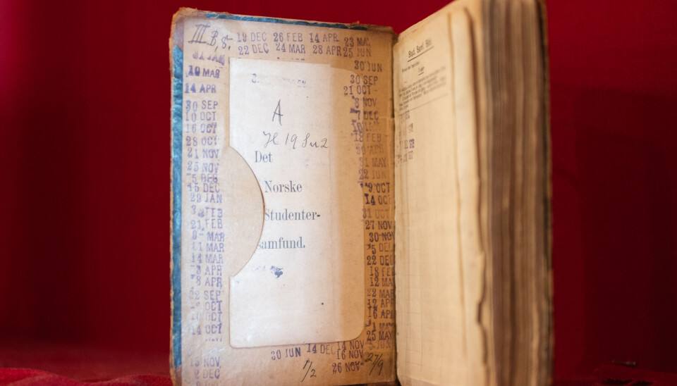 ET SEKEL FOR SENT: Etter 107 år blir en førsteutgave av Sult levert.