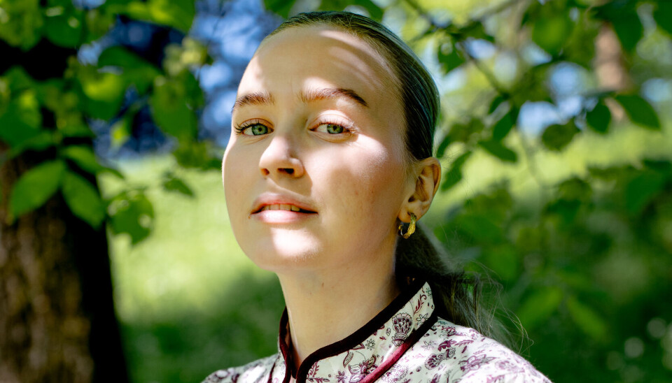 SYSTEMSVIKT: Nikoline Riis Lindahl mener systemet sviktet da hun trengte hjelp som mest. Nå gir hun ut bok om erfaringene fra psykiatrisk tvangsinnleggelse