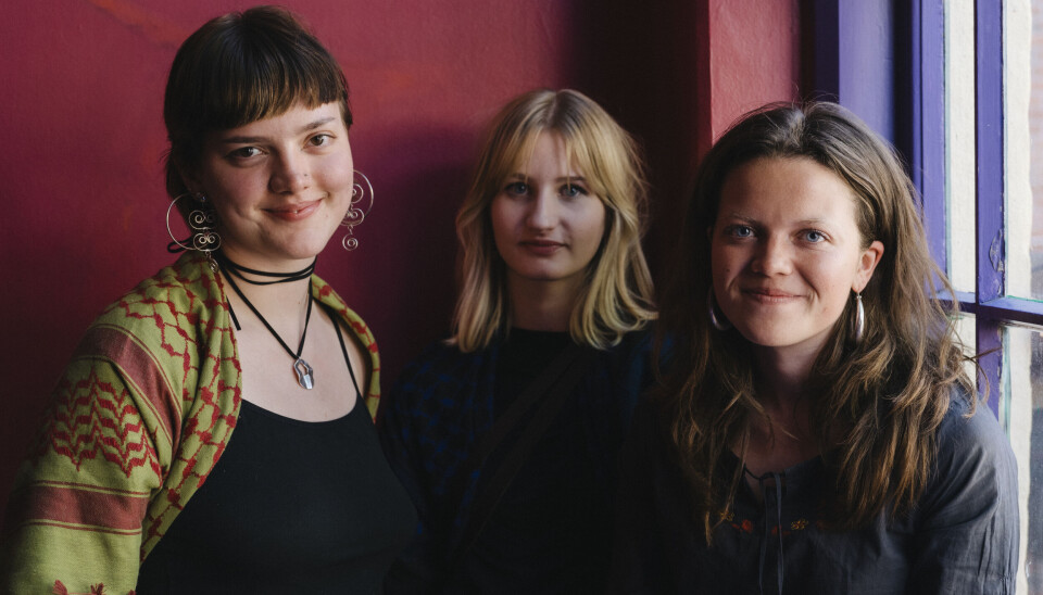 ARRANGØRENE: Studentene Sonya Lii Nome Barlow, Emily Isabelle Hayes og Ida Nossum arrangerte motarrangement for dem som ikke ville delta på Øyafestivalen.