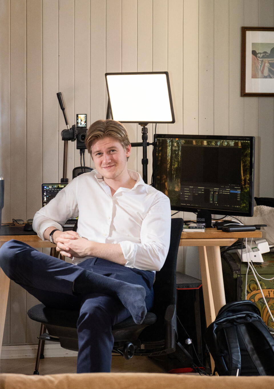 KONTOR: Leiligheten fungerer som kontor for sosiale medier-profilen.