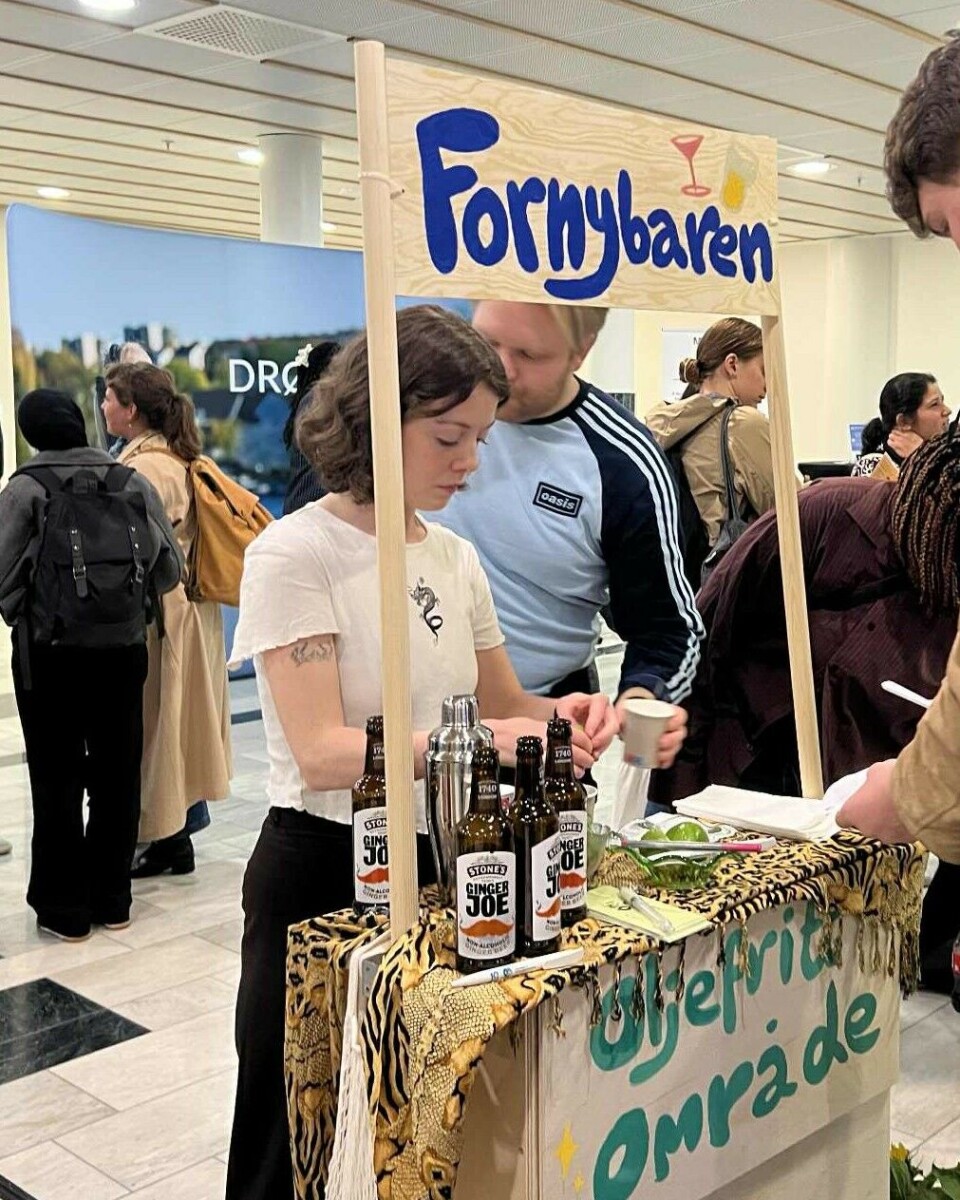 Fornybaren: Den Grønne Studentbevegelse servert alkoholfrie drikker og samlet inn underskrifter til åpent brev til Equinor.
