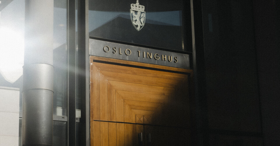 Student utestengt av høgskole. Nå tar hun saken til retten