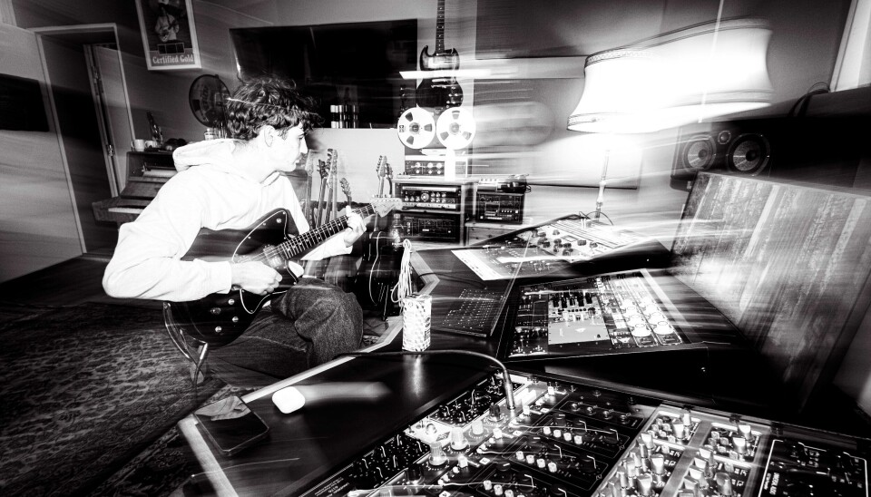 I STUDIO: Musikken blei redninga då alt kollapsa.