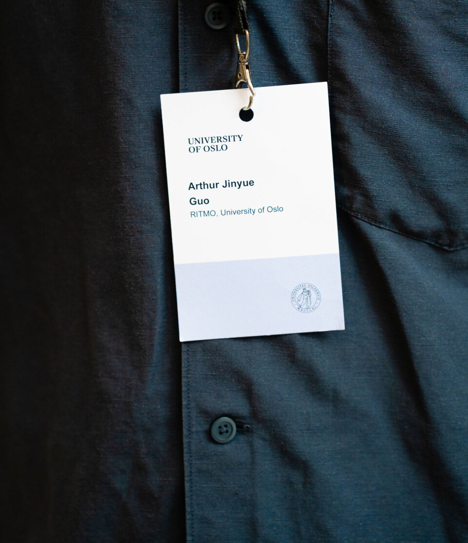 DIFFERENCE: For Guō Jǐnyuè his Chinese name carries certain manners that are absent in Arthur.