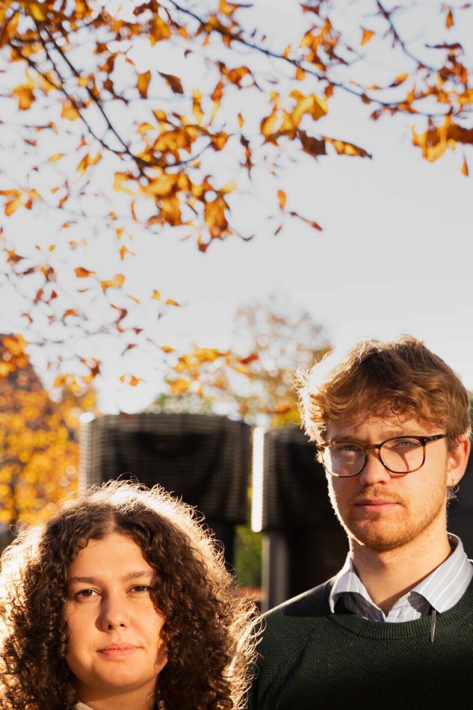 BEKREFTELSE: Studentene Vetle Silnes og Tamina Fritz synes applaus er en fin måte å gi bekreftelse til foreleser.